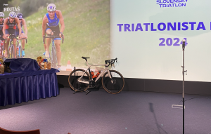 2906-triatlonistaroka2024-podium5627.png